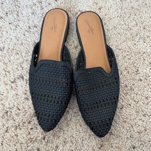 Women's Black Woven Slip-On- Universal Thread